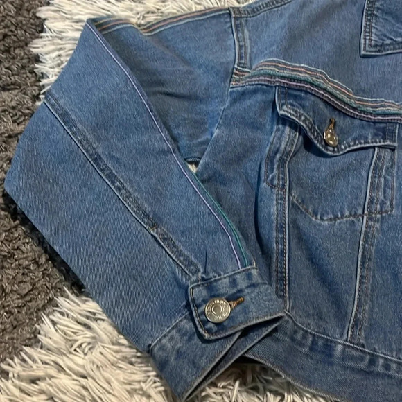 New! Forever 21 Denim Jacket Size Small - Picture 3 of 15